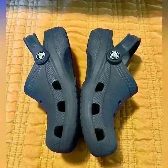 Crocs Unisex Classic Clog - Bijou Blue Youth Size J1 - Picture 4 of 6